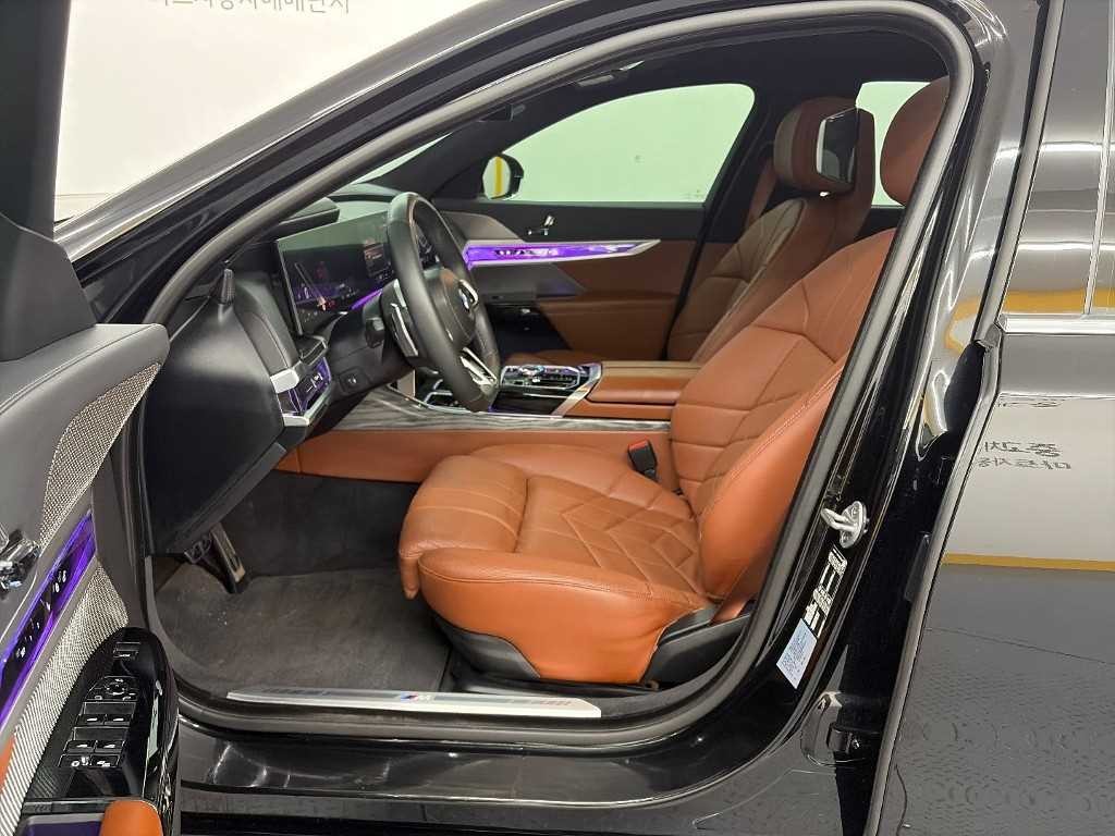 BMW 7시리즈 7시리즈 (G70) 740i sDrive M 스포츠 이미지 11