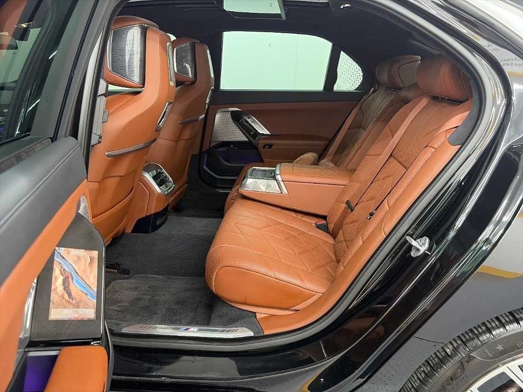 BMW 7시리즈 7시리즈 (G70) 740i sDrive M 스포츠 이미지 12