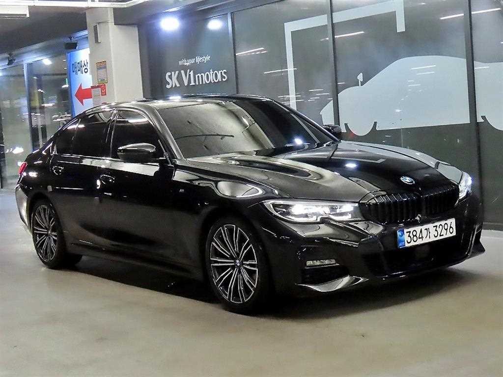 BMW 3시리즈 3시리즈 (G20) 320i M 스포츠 이미지 1