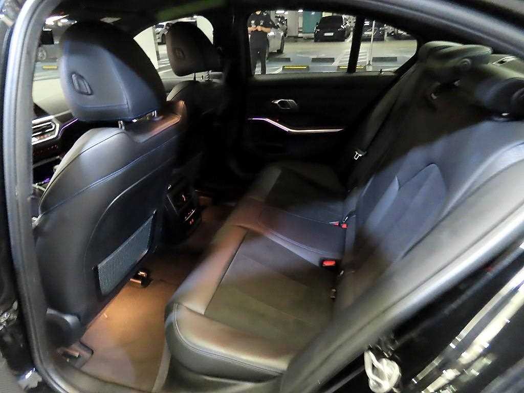 BMW 3시리즈 3시리즈 (G20) 320i M 스포츠 이미지 7