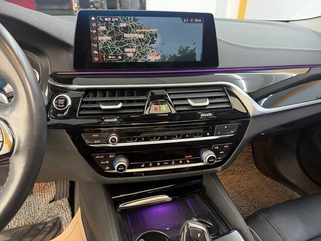 BMW 5시리즈 5시리즈 (G30) 520d M 스포츠 플러스 이미지 10