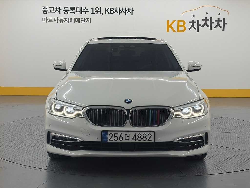 BMW 5시리즈 5시리즈 (G30) 520d M 스포츠 플러스 이미지 2