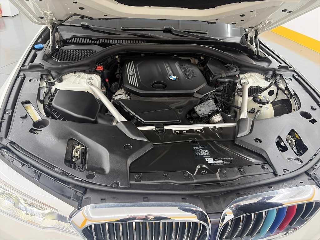 BMW 5시리즈 5시리즈 (G30) 520d M 스포츠 플러스 이미지 5