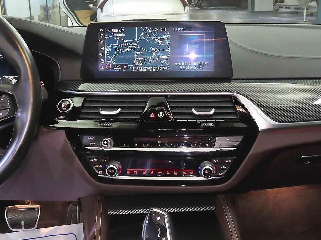 BMW 5시리즈 5시리즈 (G30) 530i xDrive M 스포츠 플러스 이미지 11