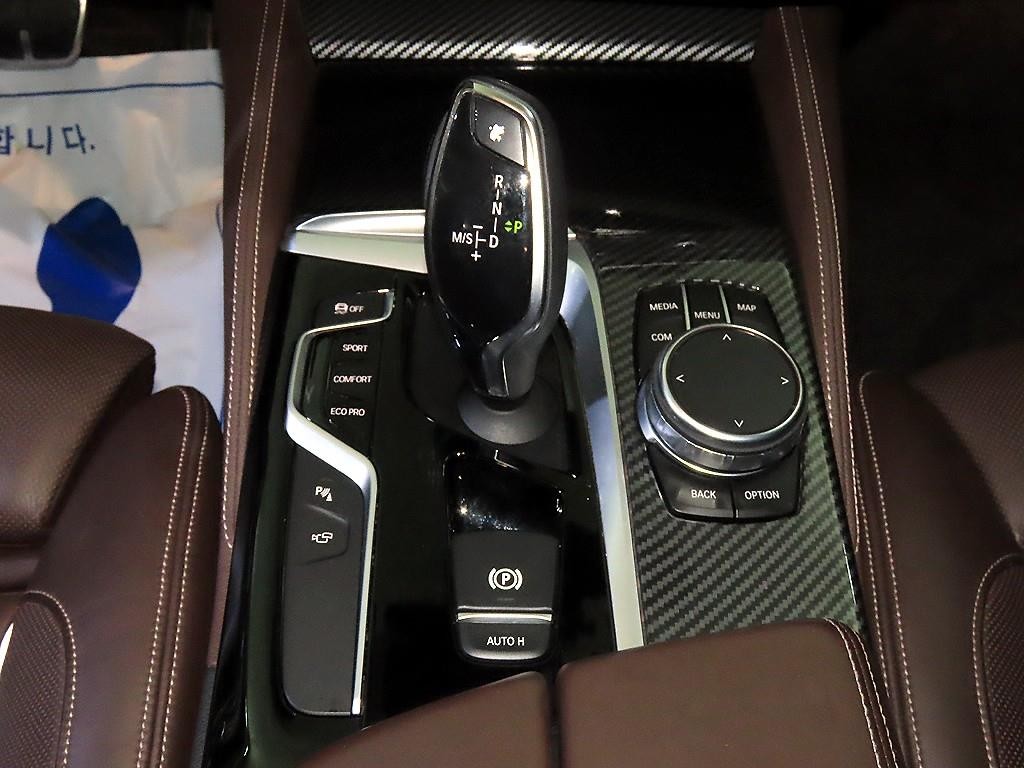 BMW 5시리즈 5시리즈 (G30) 530i xDrive M 스포츠 플러스 이미지 12