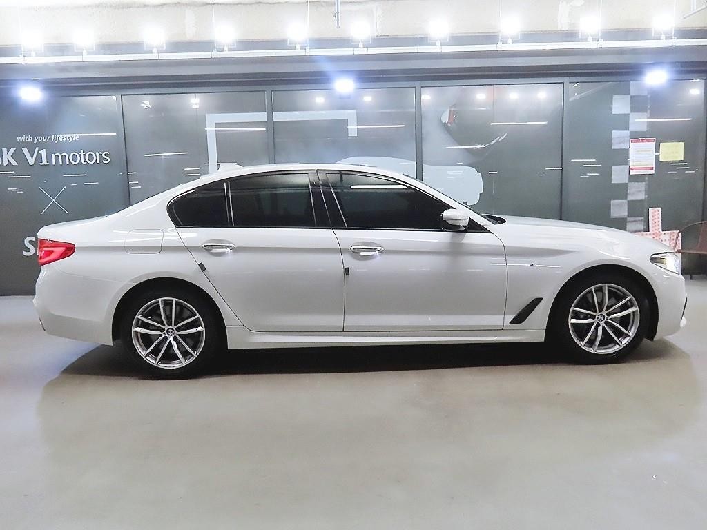 BMW 5시리즈 5시리즈 (G30) 530i xDrive M 스포츠 플러스 이미지 3