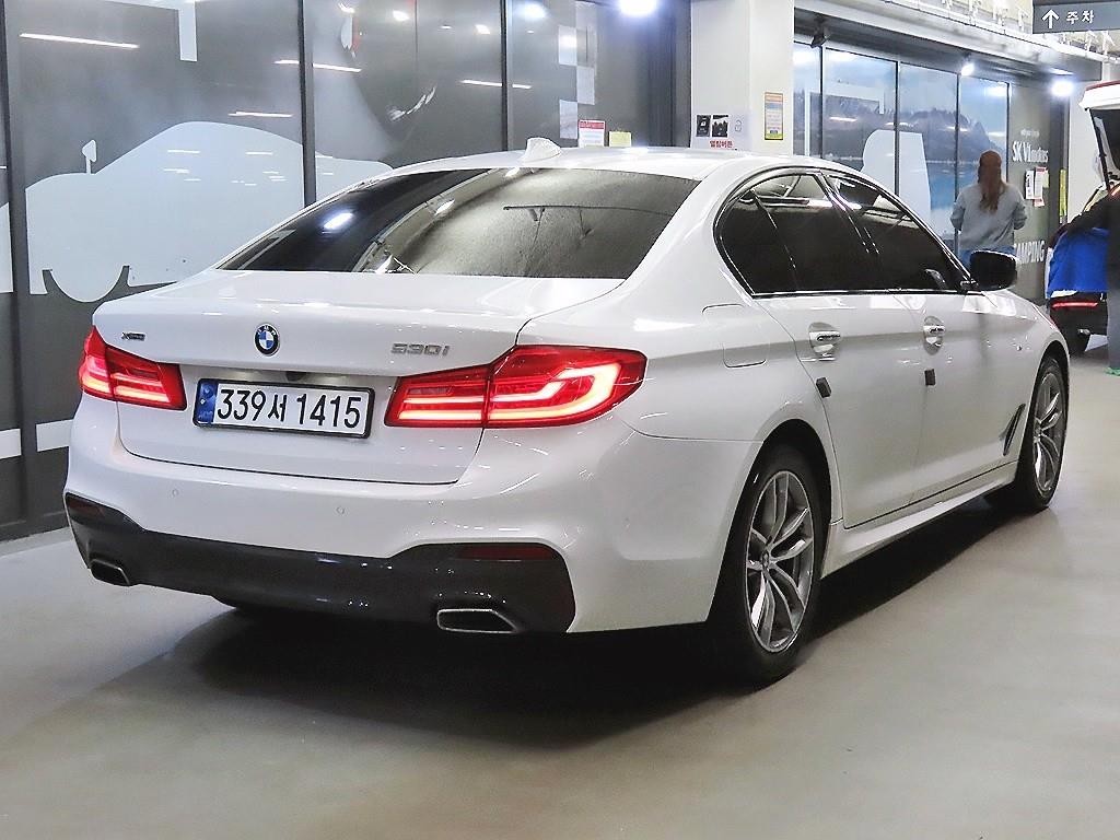 BMW 5시리즈 5시리즈 (G30) 530i xDrive M 스포츠 플러스 이미지 4