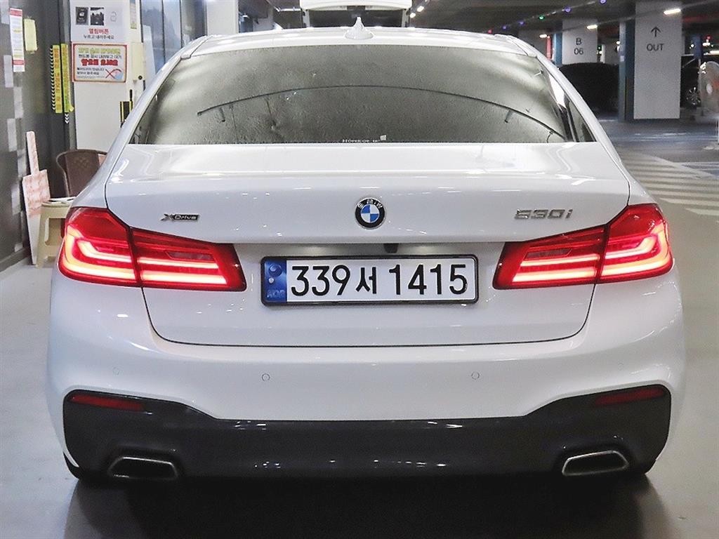BMW 5시리즈 5시리즈 (G30) 530i xDrive M 스포츠 플러스 이미지 5