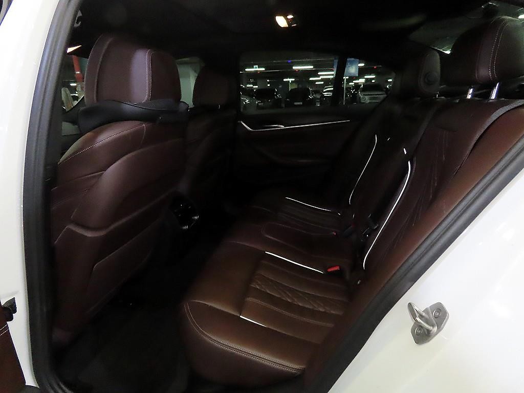 BMW 5시리즈 5시리즈 (G30) 530i xDrive M 스포츠 플러스 이미지 7