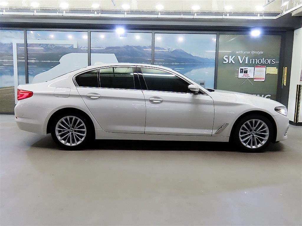 BMW 5시리즈 5시리즈 (G30) 530i xDrive 럭셔리 플러스 이미지 3
