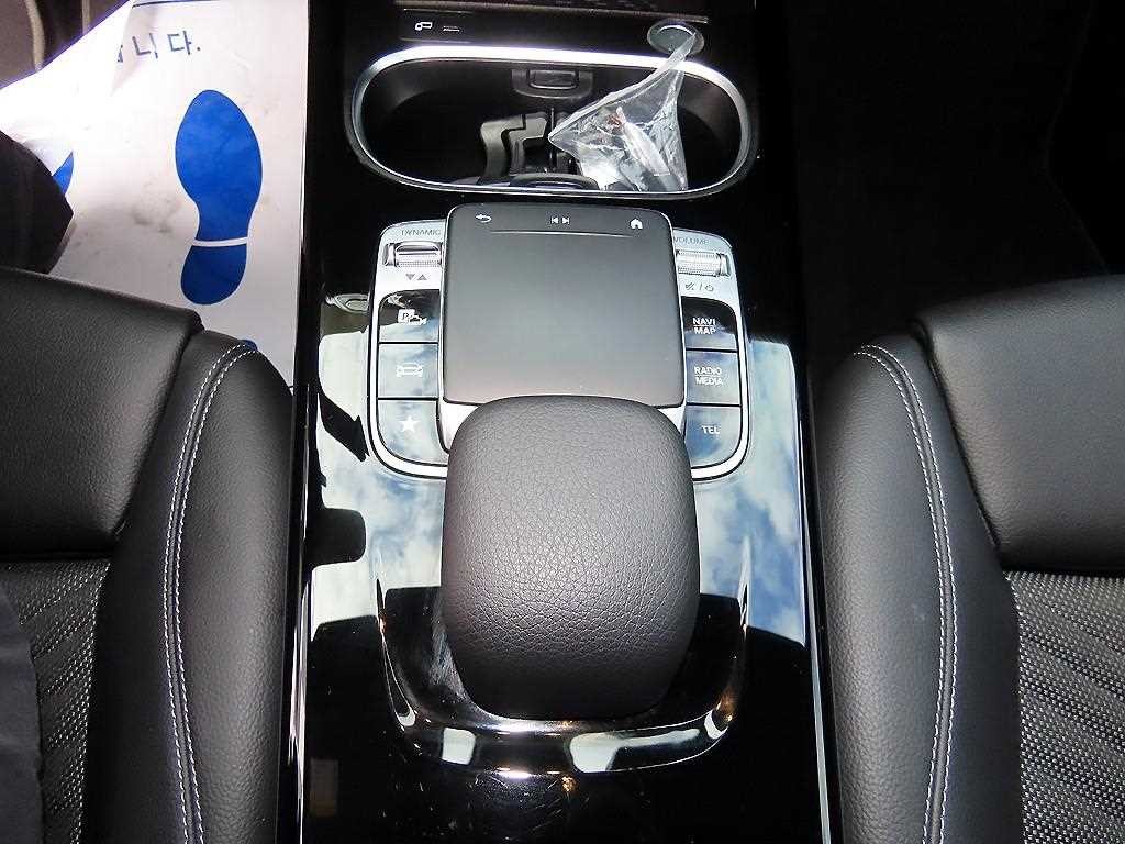 벤츠 A 클래스 A클래스 W177 A220 해치백 이미지 12