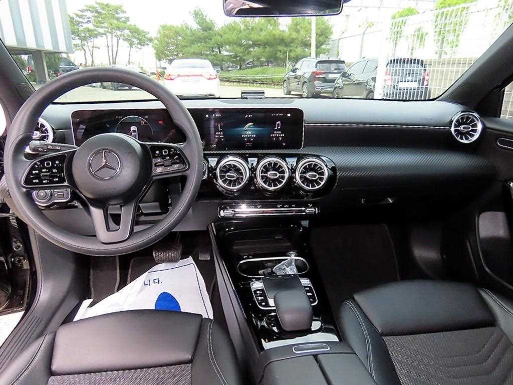 벤츠 A 클래스 A클래스 W177 A220 해치백 이미지 7