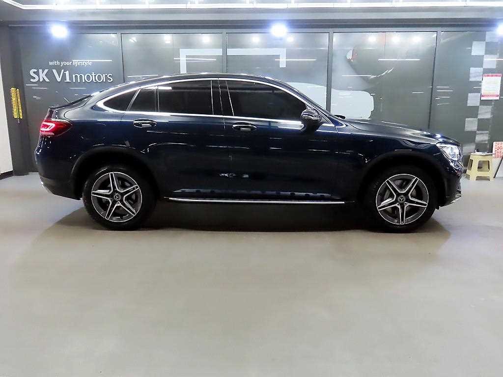 벤츠 GLC 클래스 GLC클래스 X253 GLC 300 e 4MATIC 쿠페 이미지 3
