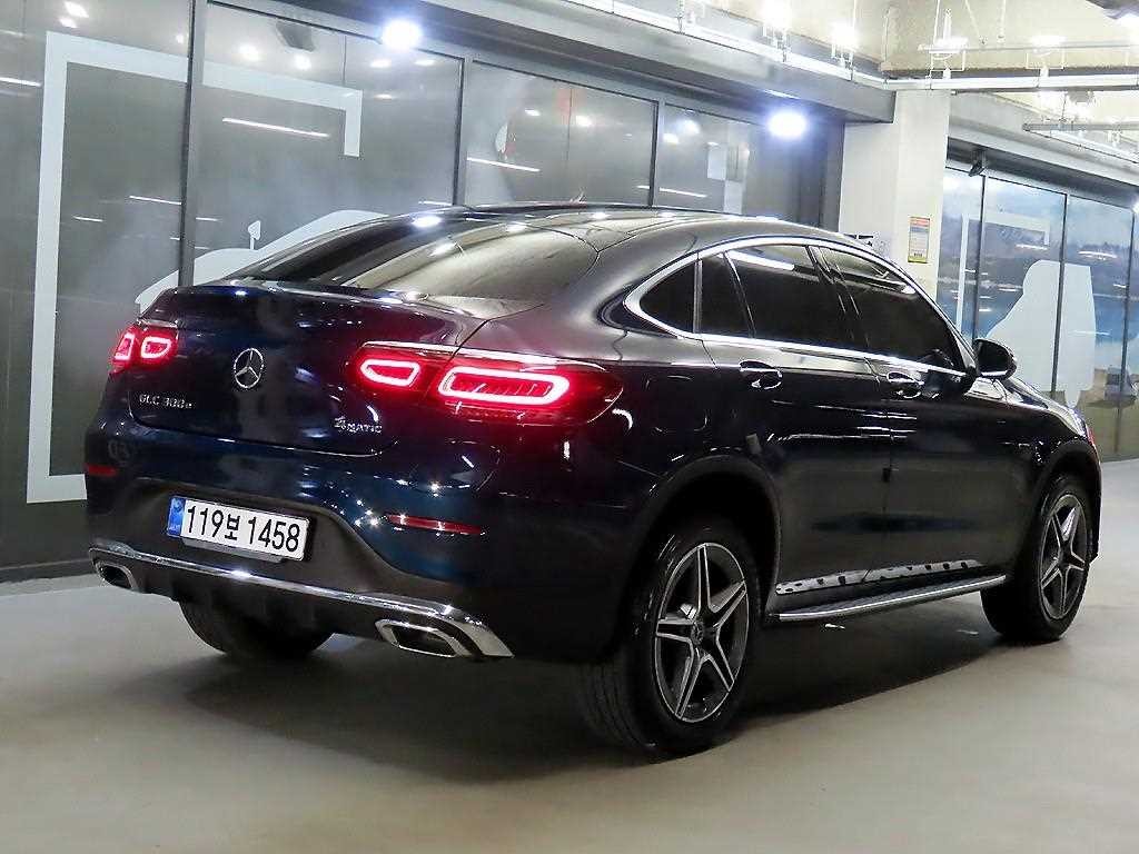 벤츠 GLC 클래스 GLC클래스 X253 GLC 300 e 4MATIC 쿠페 이미지 4