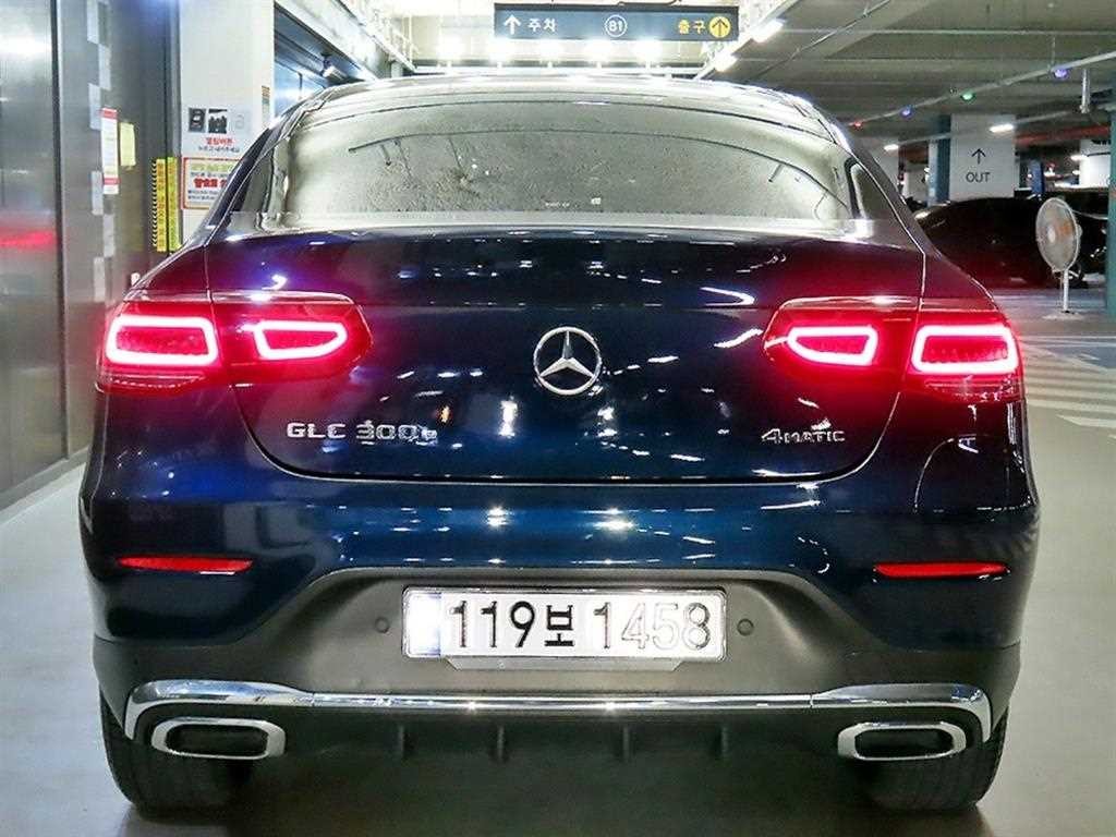벤츠 GLC 클래스 GLC클래스 X253 GLC 300 e 4MATIC 쿠페 이미지 5