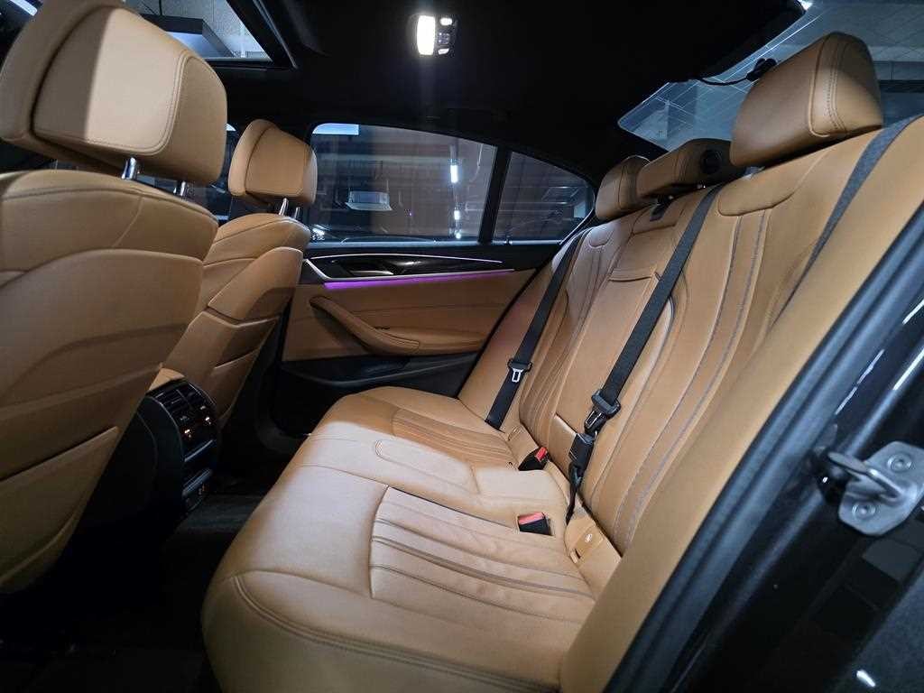 BMW 5시리즈 5시리즈 (G30) 520i M 스포츠 이미지 8