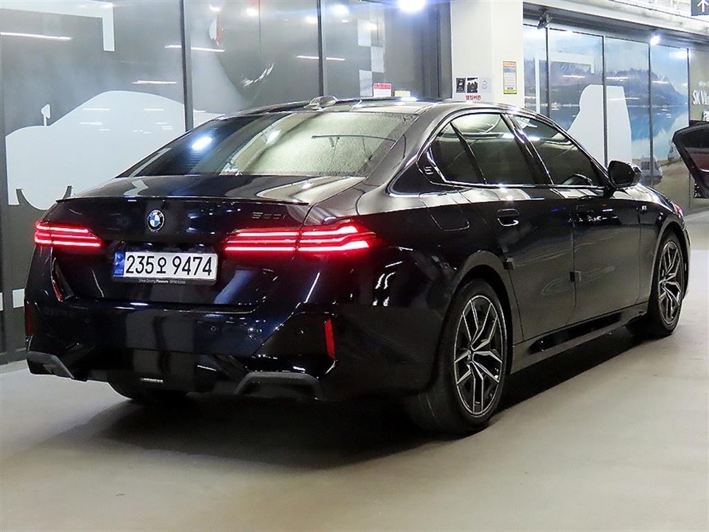 BMW 5시리즈 5시리즈 (G60) 520i M 스포츠 이미지 4
