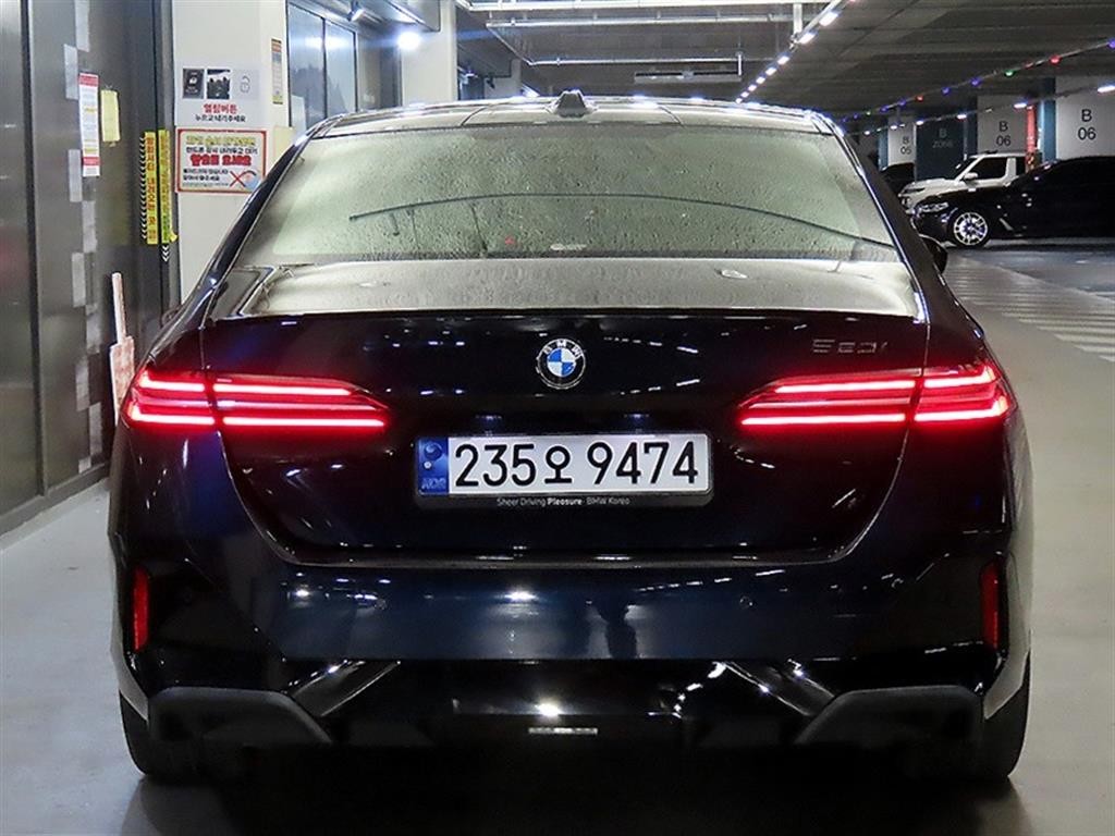 BMW 5시리즈 5시리즈 (G60) 520i M 스포츠 이미지 5