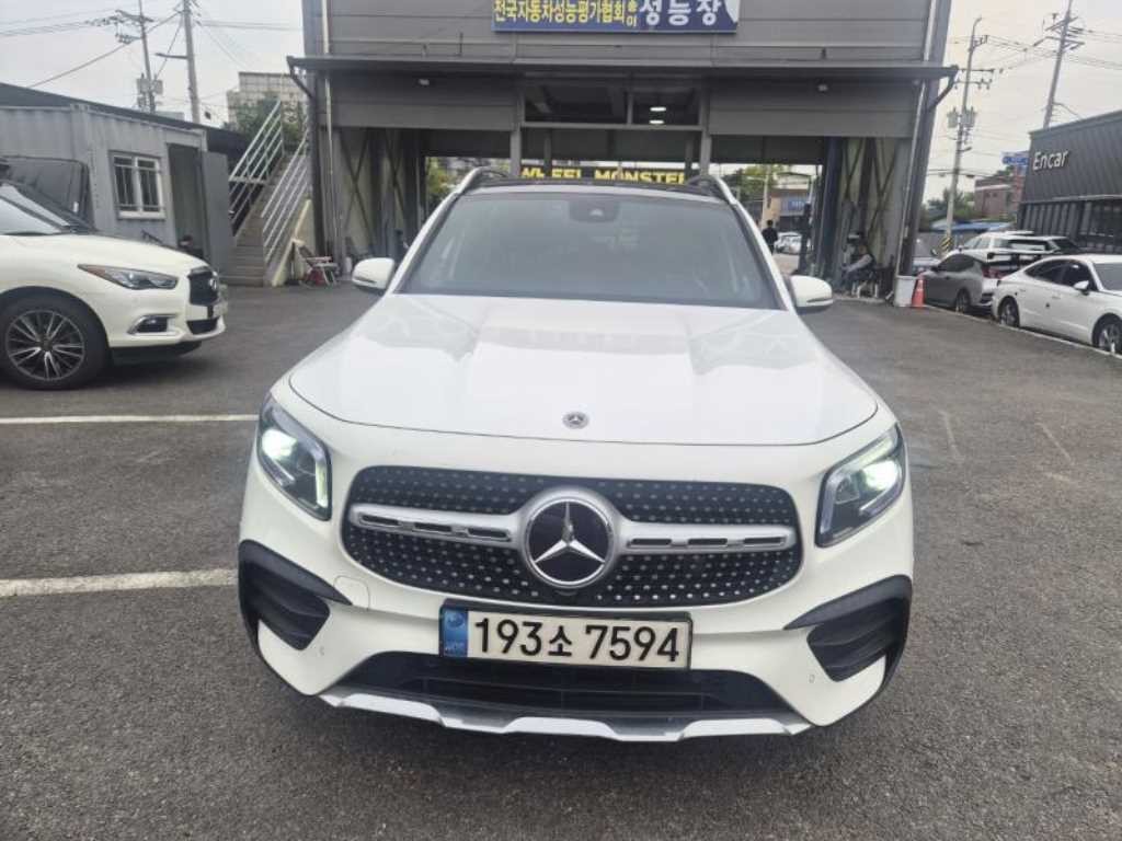 벤츠 GLB 클래스 GLB클래스 X247 GLB 250 4MATIC 이미지 1