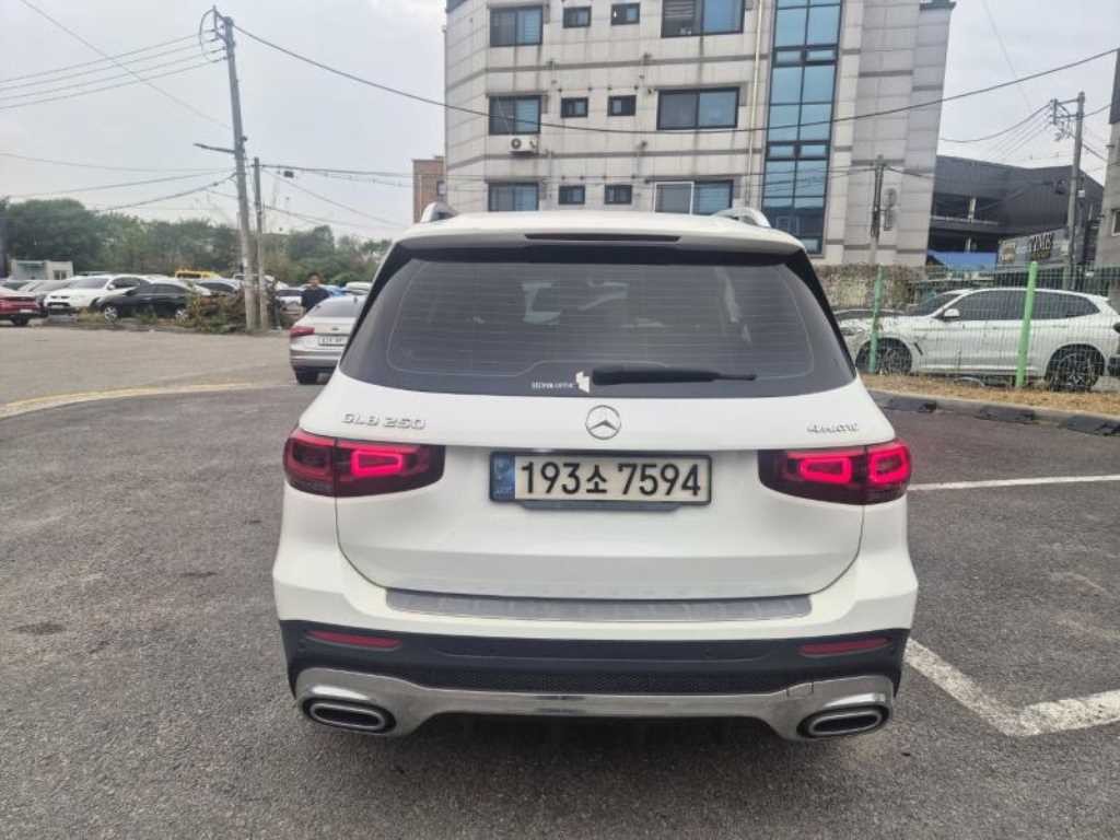 벤츠 GLB 클래스 GLB클래스 X247 GLB 250 4MATIC 이미지 3