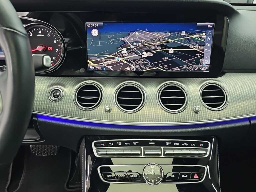 벤츠 E 클래스 E-클래스 W213 E300 아방가르드 이미지 10
