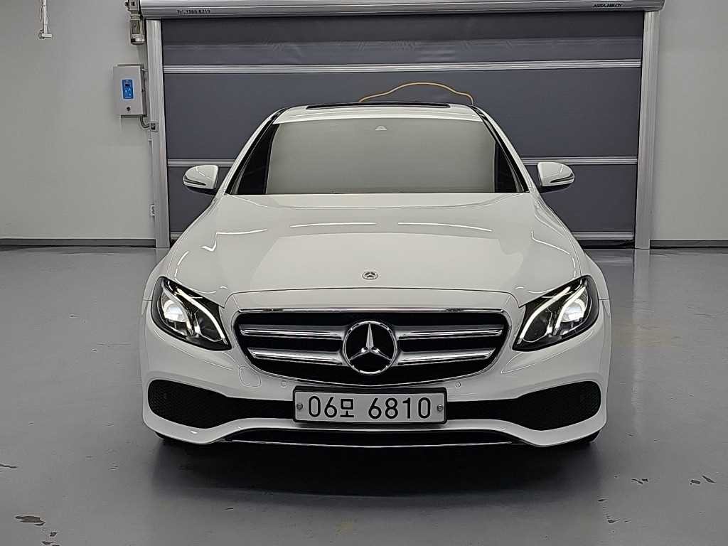 벤츠 E 클래스 E-클래스 W213 E300 아방가르드 이미지 2