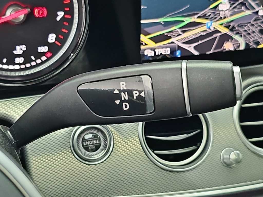 벤츠 E 클래스 E-클래스 W213 E300 아방가르드 이미지 8