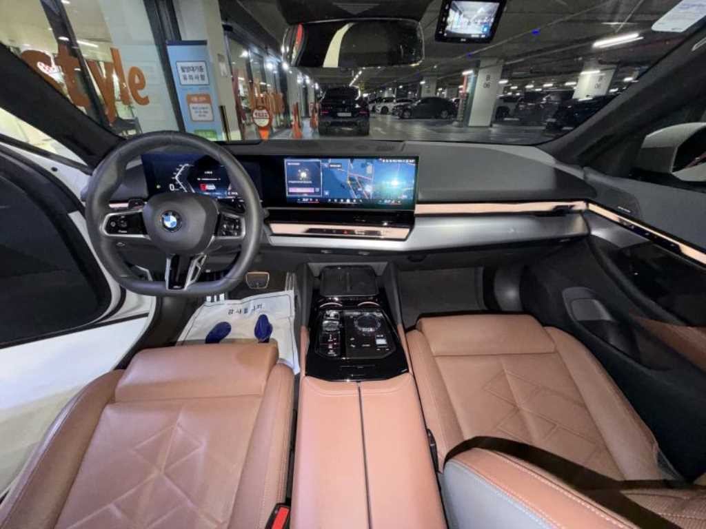 BMW 5시리즈 5시리즈 (G60) 530i xDrive M 스포츠 이미지 6