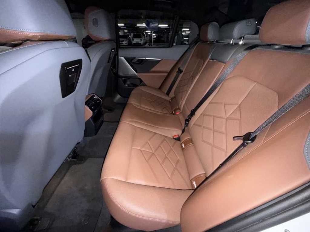 BMW 5시리즈 5시리즈 (G60) 530i xDrive M 스포츠 이미지 8
