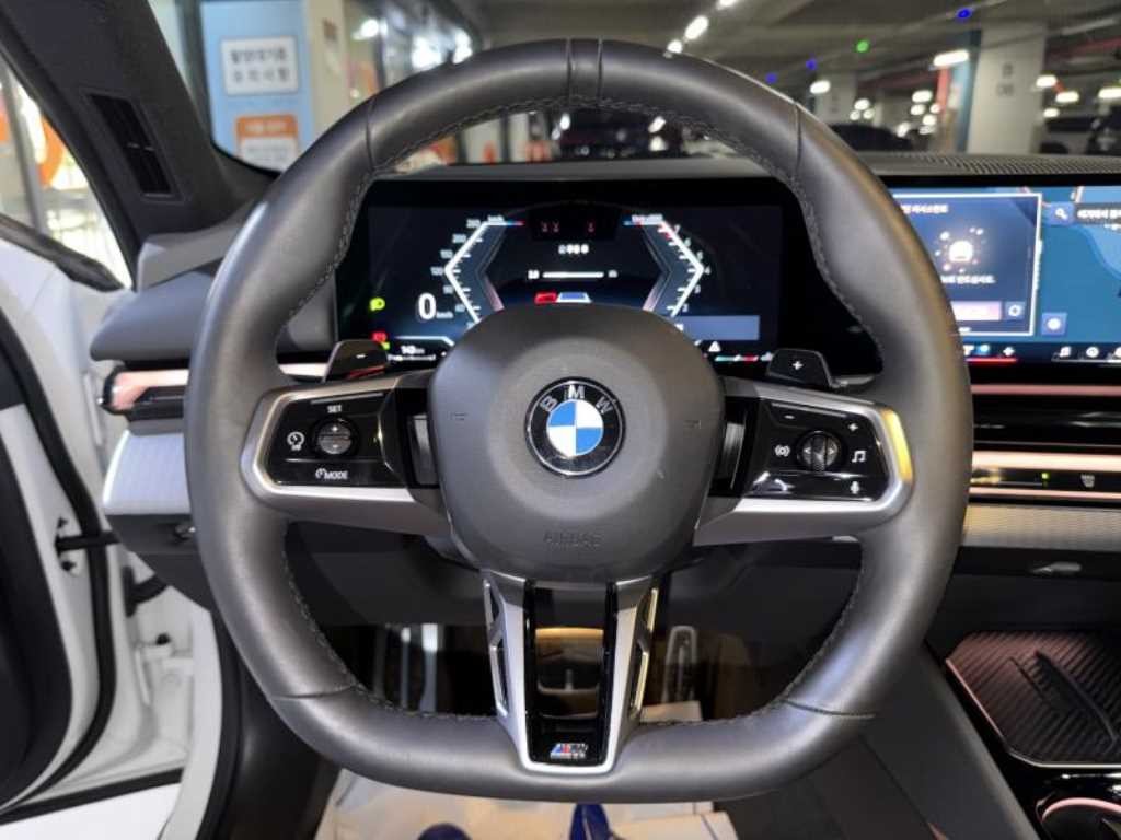 BMW 5시리즈 5시리즈 (G60) 530i xDrive M 스포츠 이미지 9