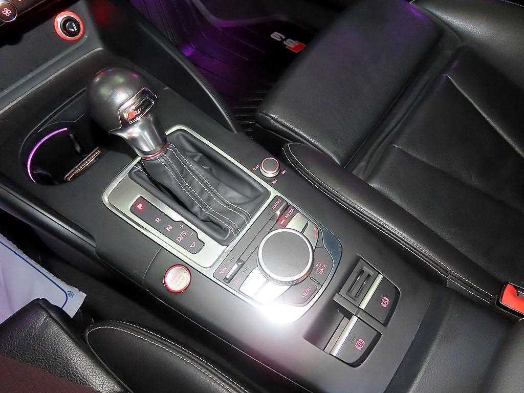 아우디 S3 2.0 TFSI 콰트로 이미지 12