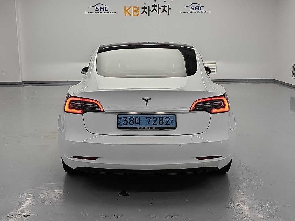 테슬라 모델 3 RWD 이미지 3