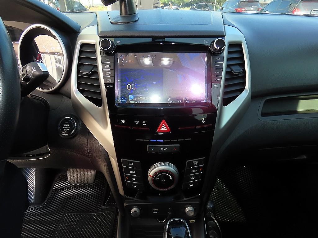 KG모빌리티(쌍용) 티볼리 가솔린 2WD 1.6 VX 이미지 11