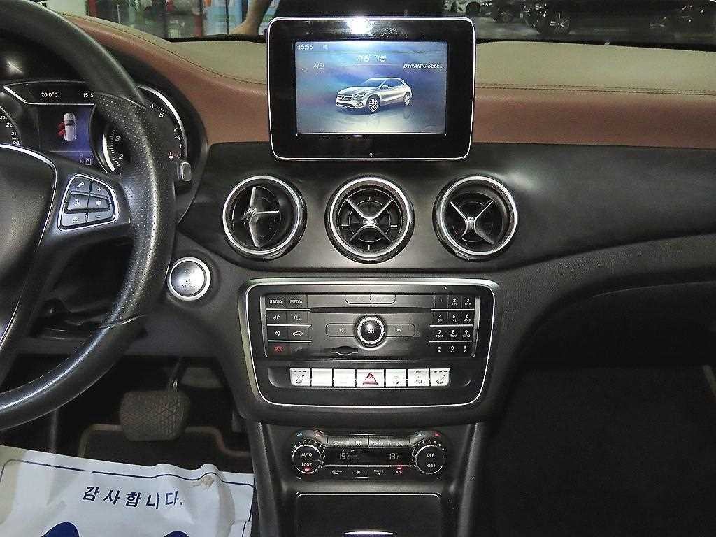 벤츠 GLA 클래스 GLA클래스 X156 GLA220 프리미엄 이미지 11