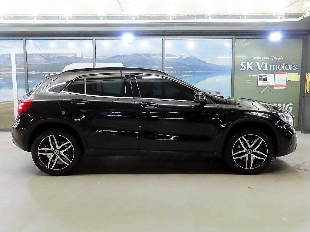 벤츠 GLA 클래스 GLA클래스 X156 GLA220 프리미엄 이미지 3