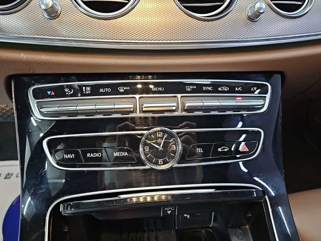 벤츠 E 클래스 E-클래스 W213 E300 아방가르드 이미지 10