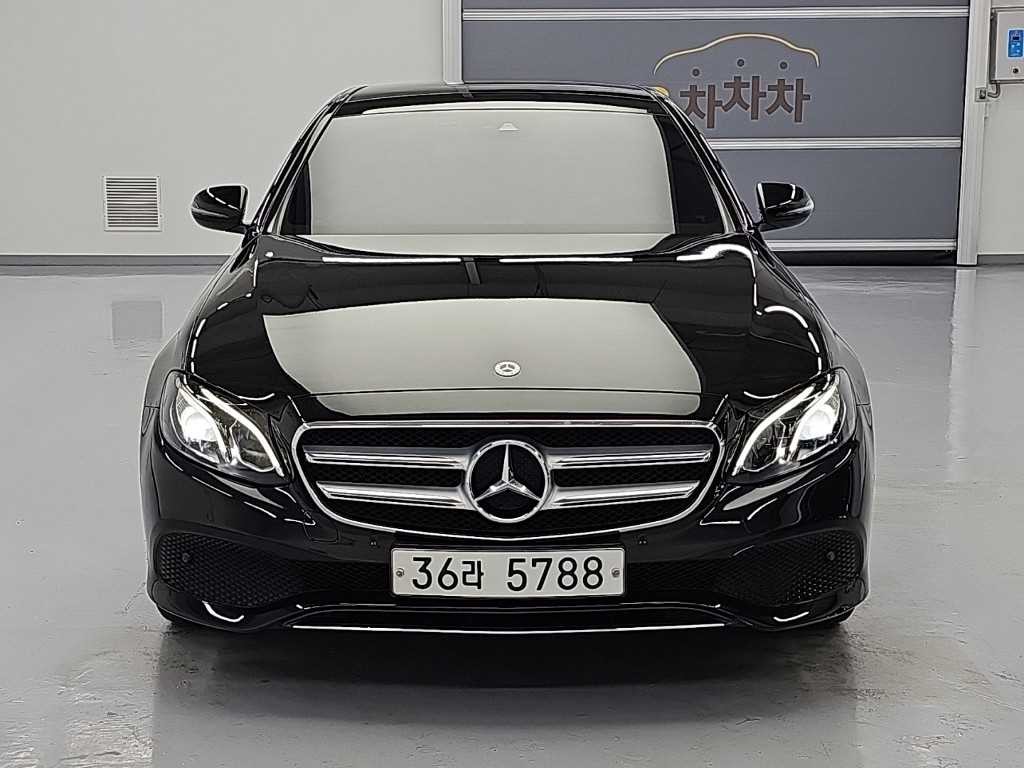 벤츠 E 클래스 E-클래스 W213 E300 아방가르드 이미지 2