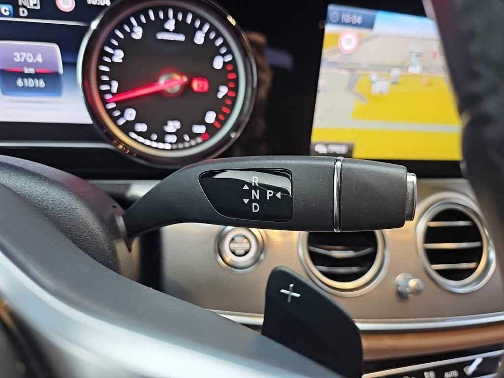 벤츠 E 클래스 E-클래스 W213 E300 아방가르드 이미지 8