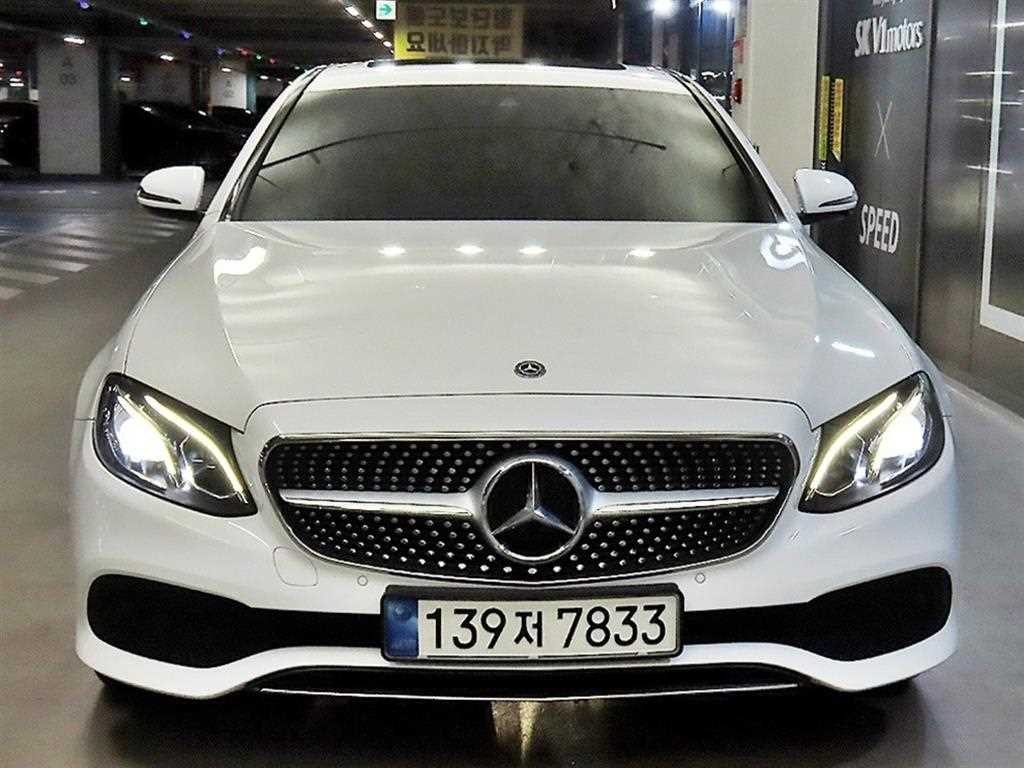 벤츠 E 클래스 E-클래스 W213 E300 아방가르드 이미지 1
