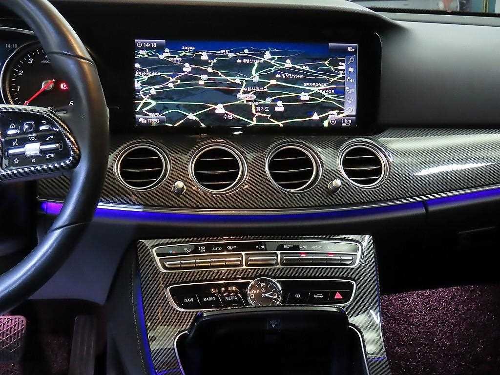 벤츠 E 클래스 E-클래스 W213 E300 아방가르드 이미지 11