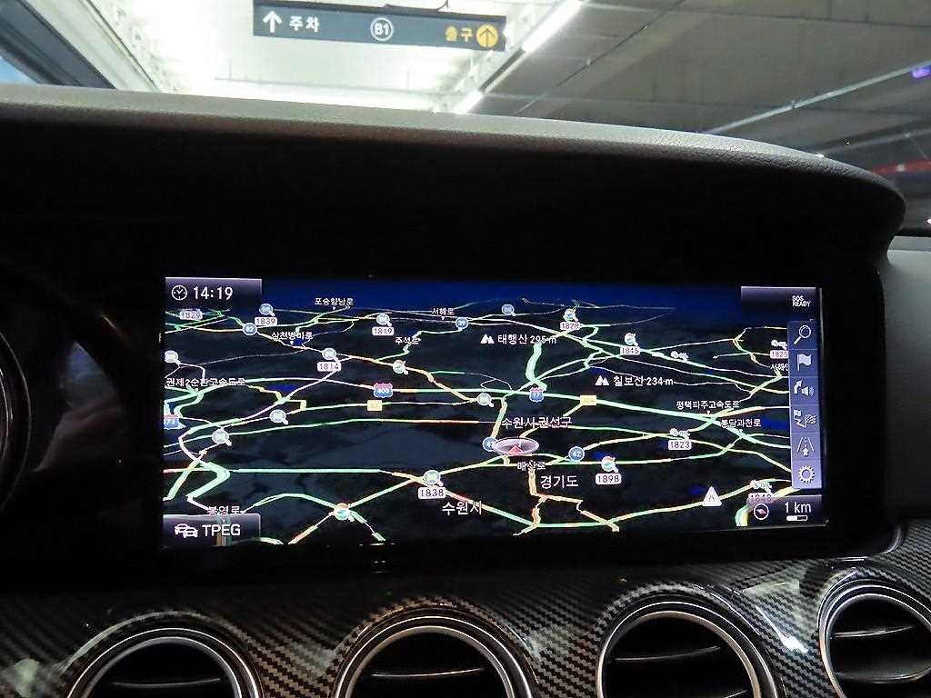 벤츠 E 클래스 E-클래스 W213 E300 아방가르드 이미지 13