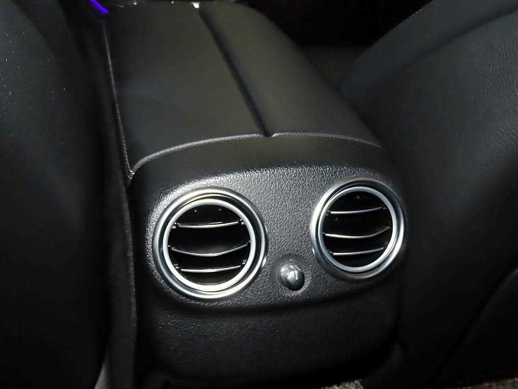 벤츠 E 클래스 E-클래스 W213 E300 아방가르드 이미지 16