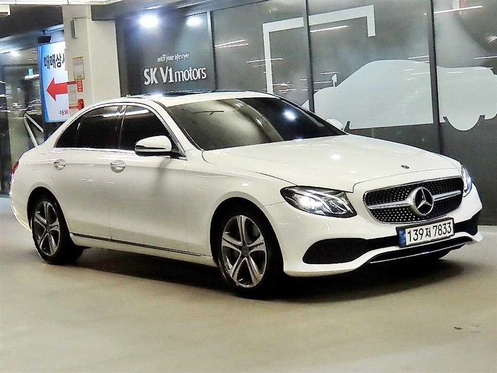 벤츠 E 클래스 E-클래스 W213 E300 아방가르드 이미지 2