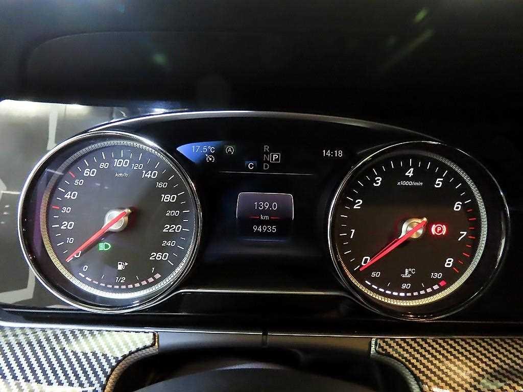 벤츠 E 클래스 E-클래스 W213 E300 아방가르드 이미지 9