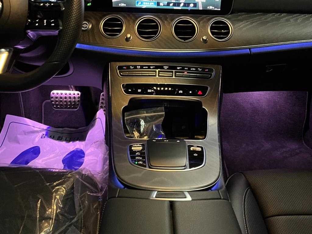 벤츠 E 클래스 E-클래스 W213 E350 4MATIC AMG LINE 이미지 10