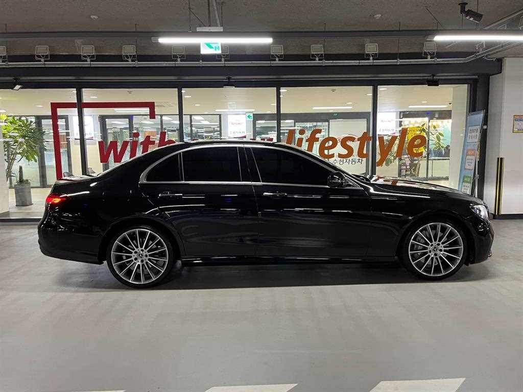 벤츠 E 클래스 E-클래스 W213 E350 4MATIC AMG LINE 이미지 3