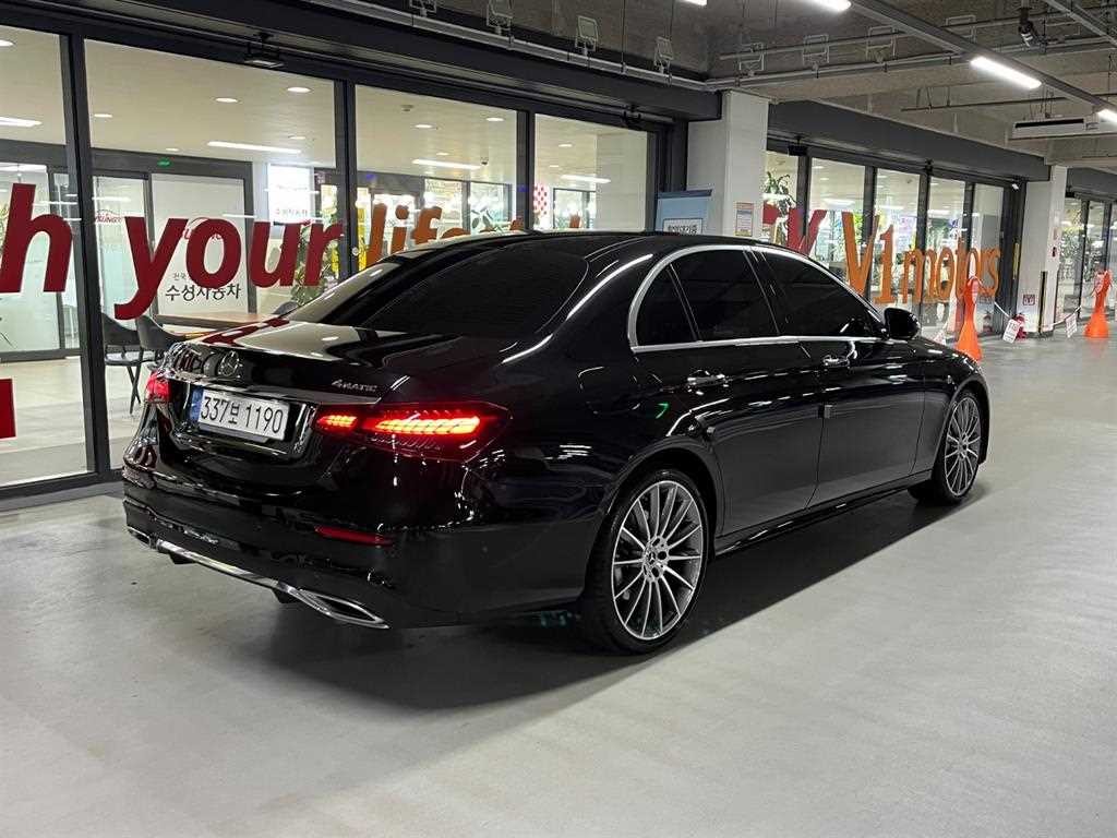 벤츠 E 클래스 E-클래스 W213 E350 4MATIC AMG LINE 이미지 4