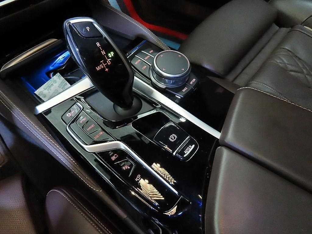 BMW 5시리즈 5시리즈 (G30) 530e M 스포츠 이미지 12