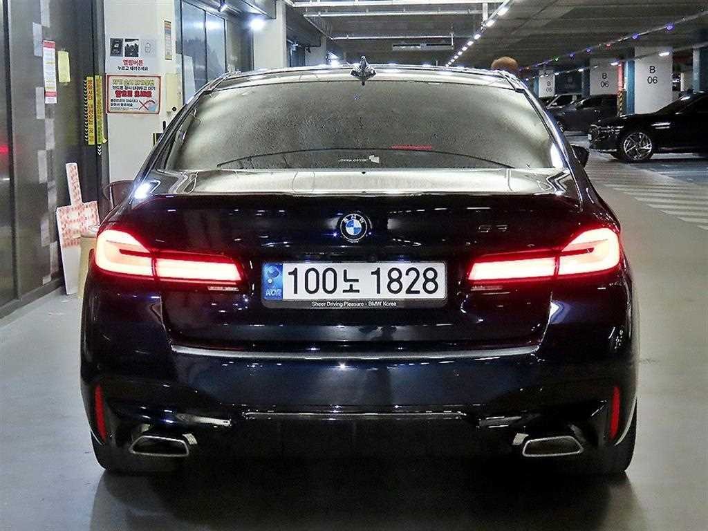 BMW 5시리즈 5시리즈 (G30) 530e M 스포츠 이미지 5