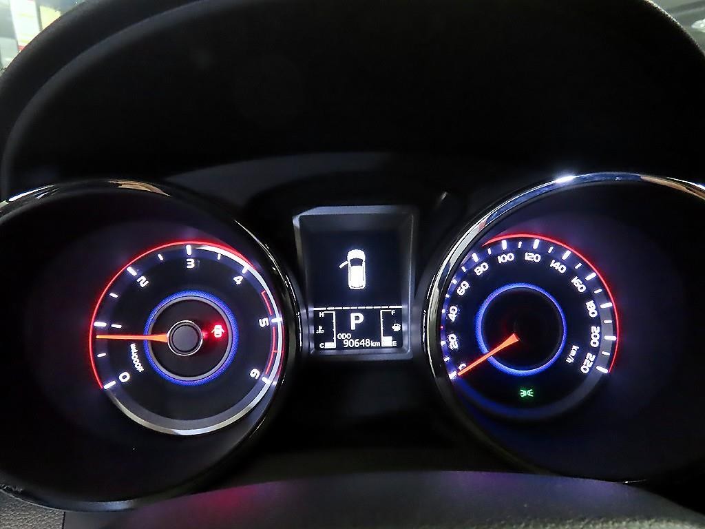 KG모빌리티(쌍용) 티볼리 디젤 2WD 1.6 LX 이미지 9